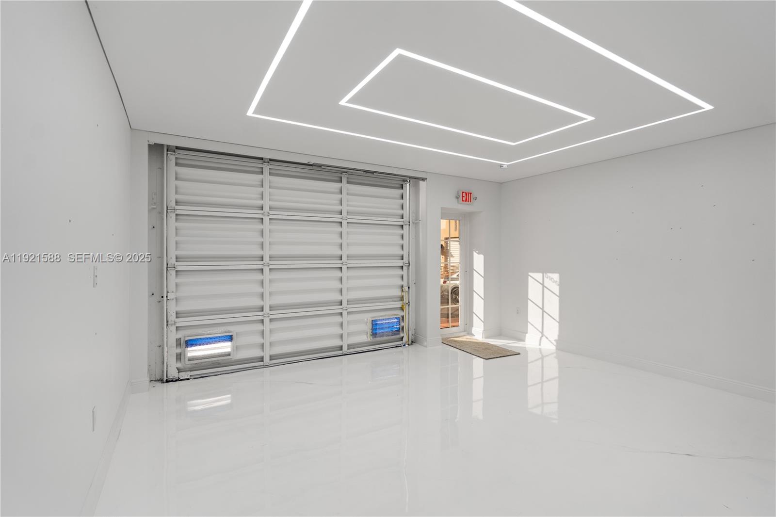 See details D106 / sq. ft. $ 2025-11-26 0 Photo