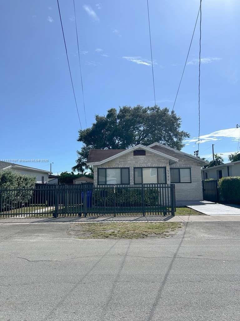 See details / 1715 sq. ft. $ 2025-11-26 0 Photo