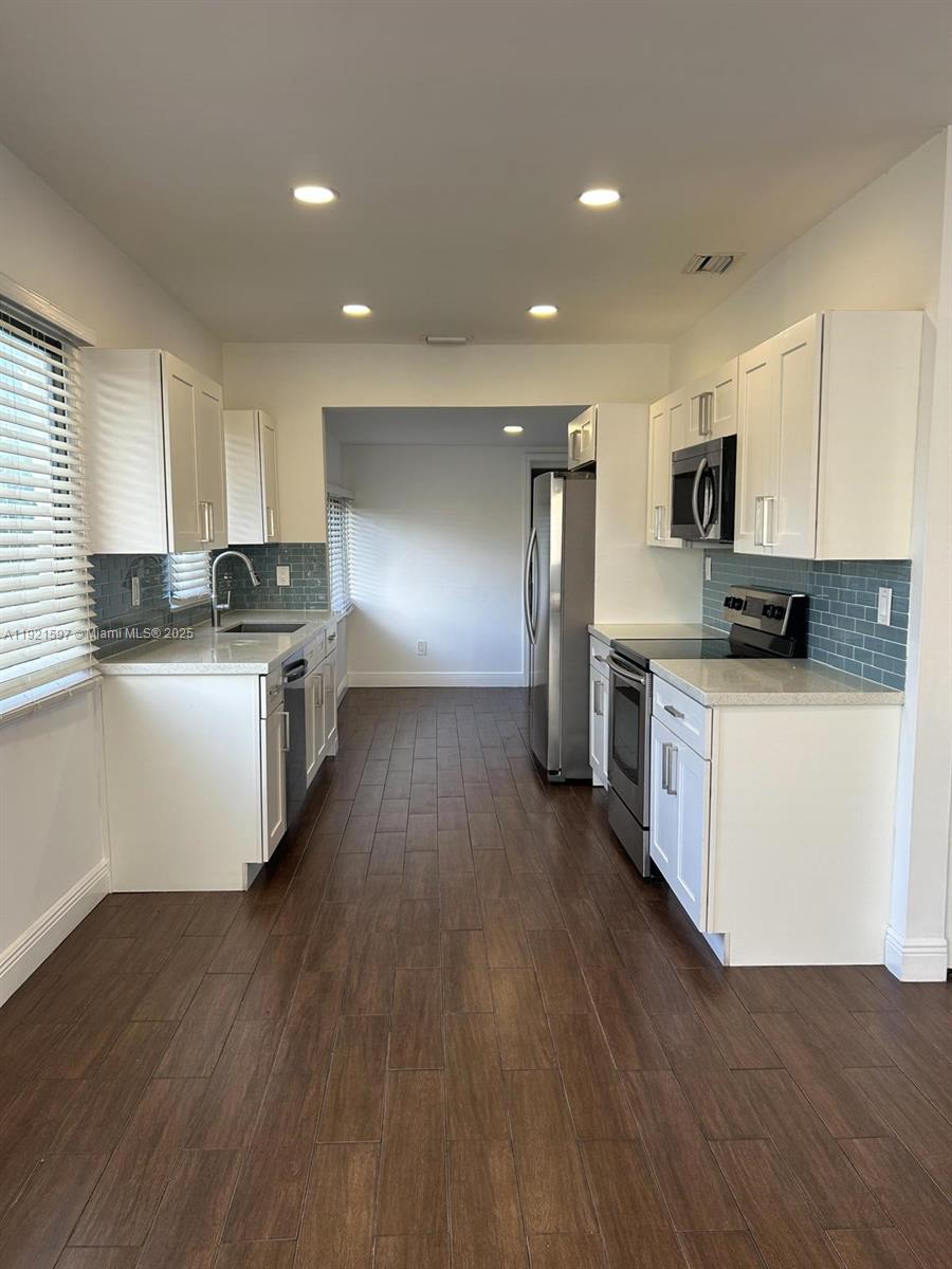 See details / 1715 sq. ft. $ 2025-11-26 0 Photo