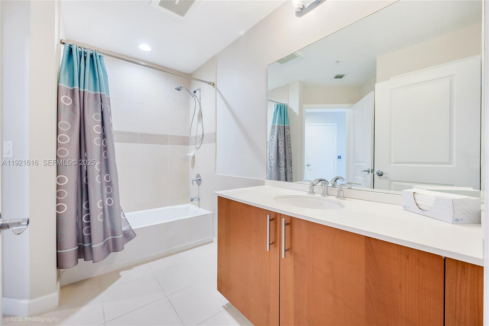 Photo of 1945 Ocean Dr  #414, Hallandale Beach, Florida, 33009 - 