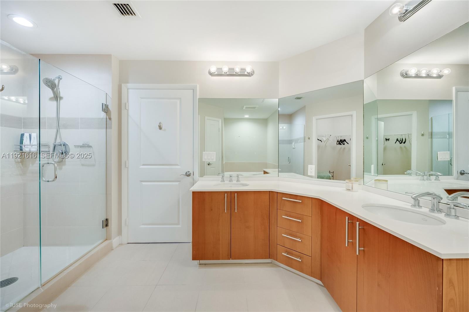 Photo of 1945 Ocean Dr  #414, Hallandale Beach, Florida, 33009 - 