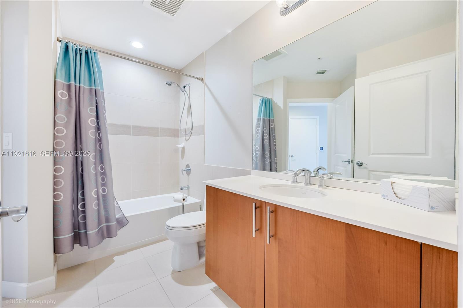 Photo of 1945 Ocean Dr  #414, Hallandale Beach, Florida, 33009 - 