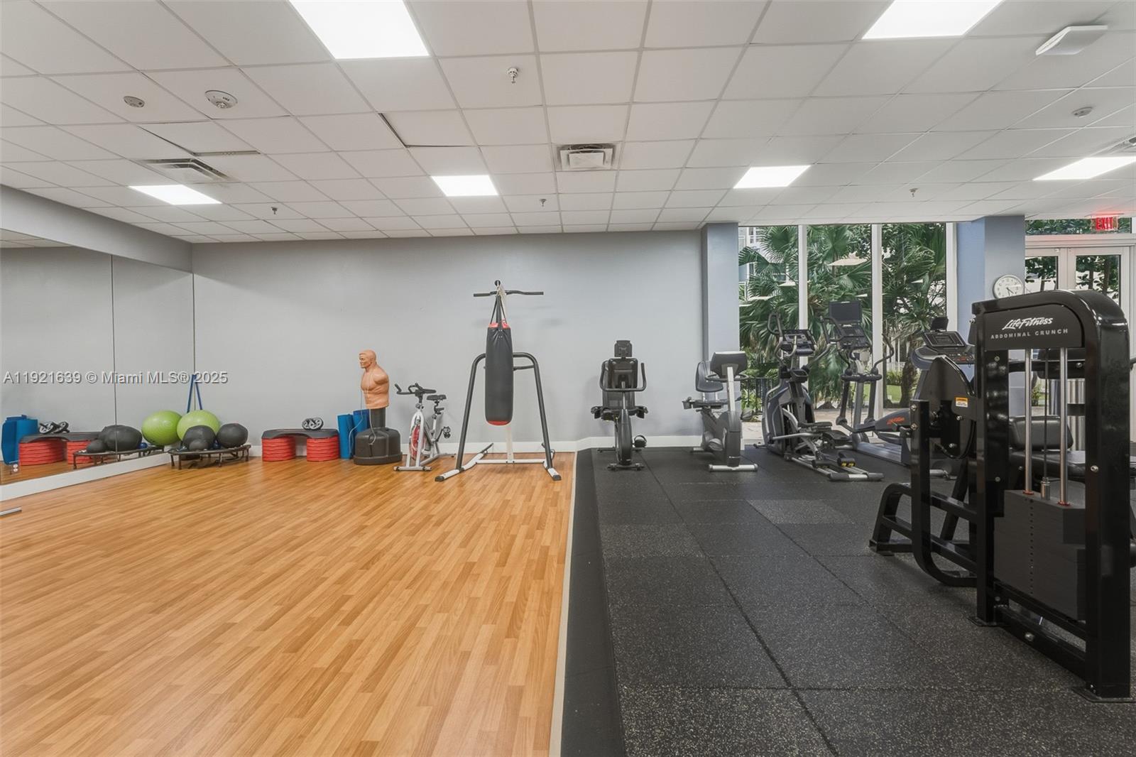 Photo of 2030 Ocean Dr  #1810, Hallandale Beach, Florida, 33009 - 