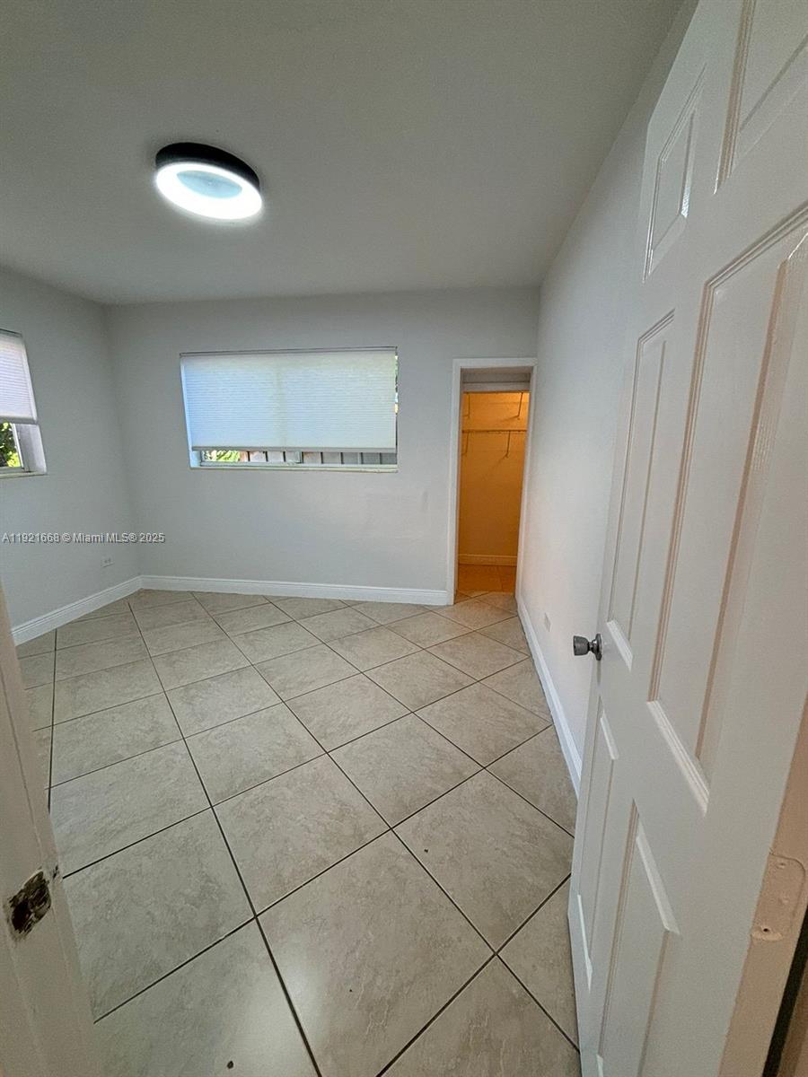 See details / 1064 sq. ft. $ 2025-11-26 0 Photo