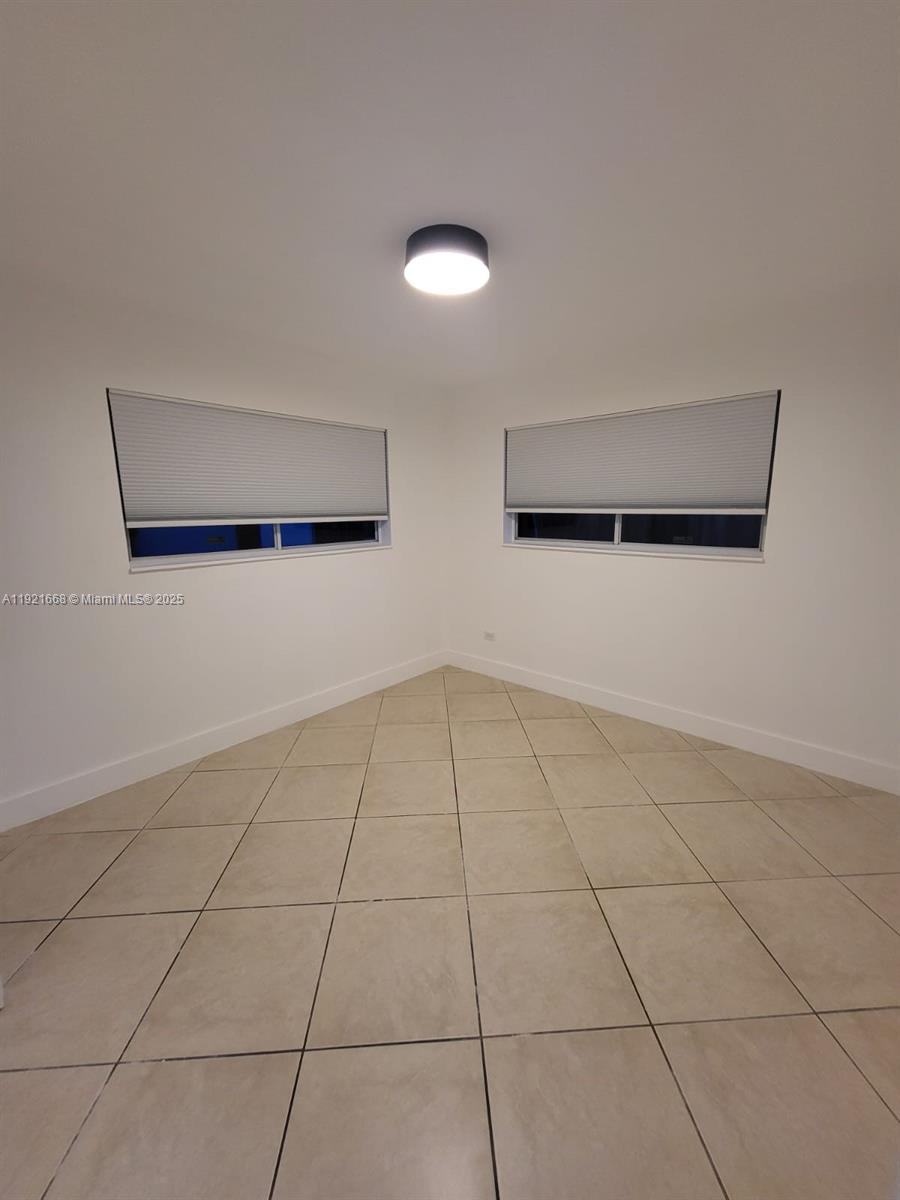 See details / 1064 sq. ft. $ 2025-11-26 0 Photo