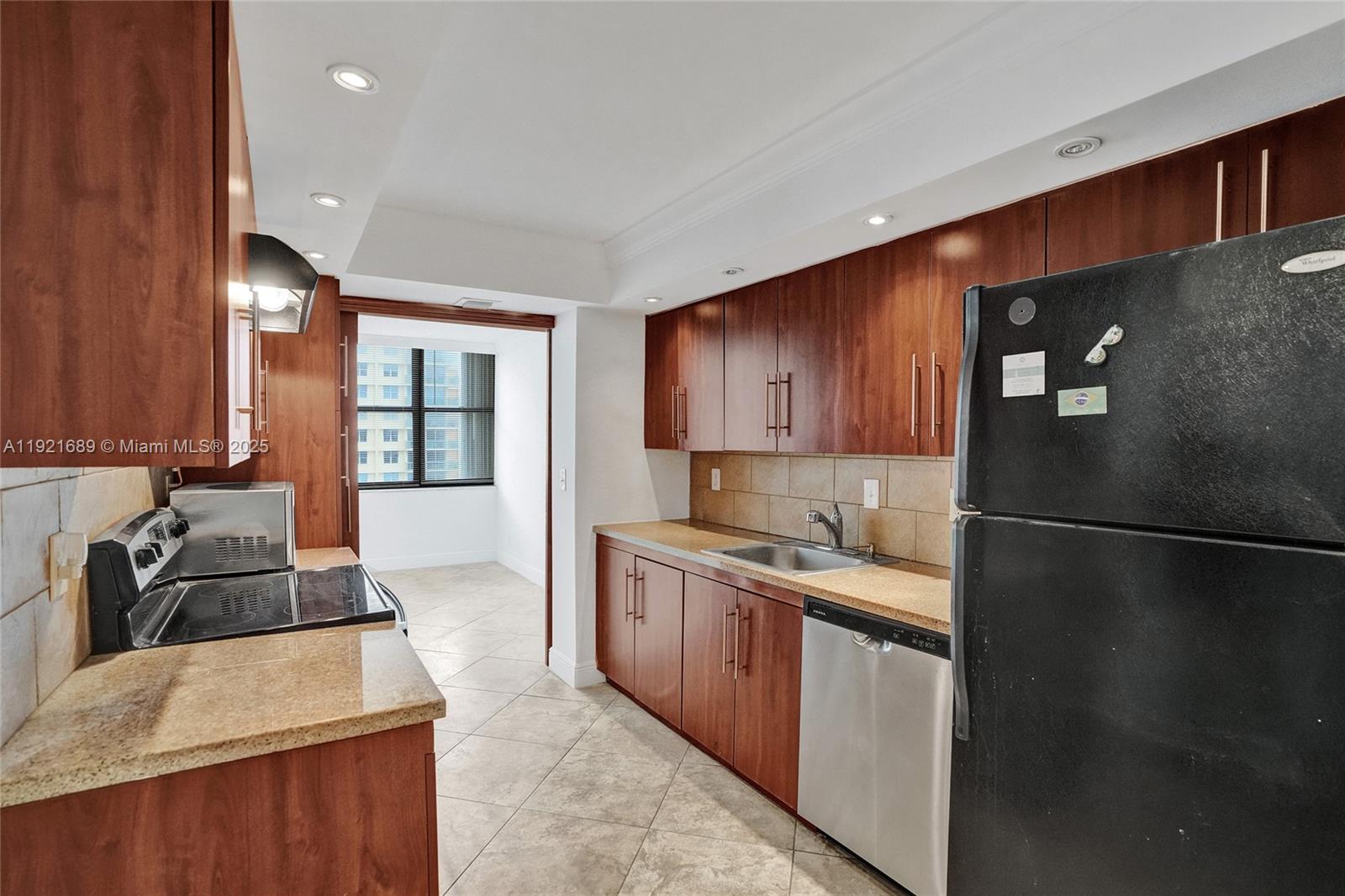 Photo of 2401 Ocean Dr  #701, Hollywood, Florida, 33019 - 