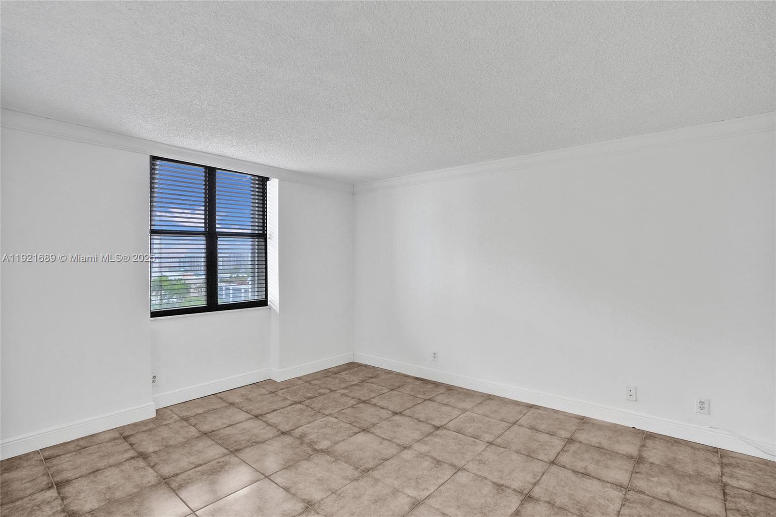 Photo of 2401 Ocean Dr  #701, Hollywood, Florida, 33019 - 