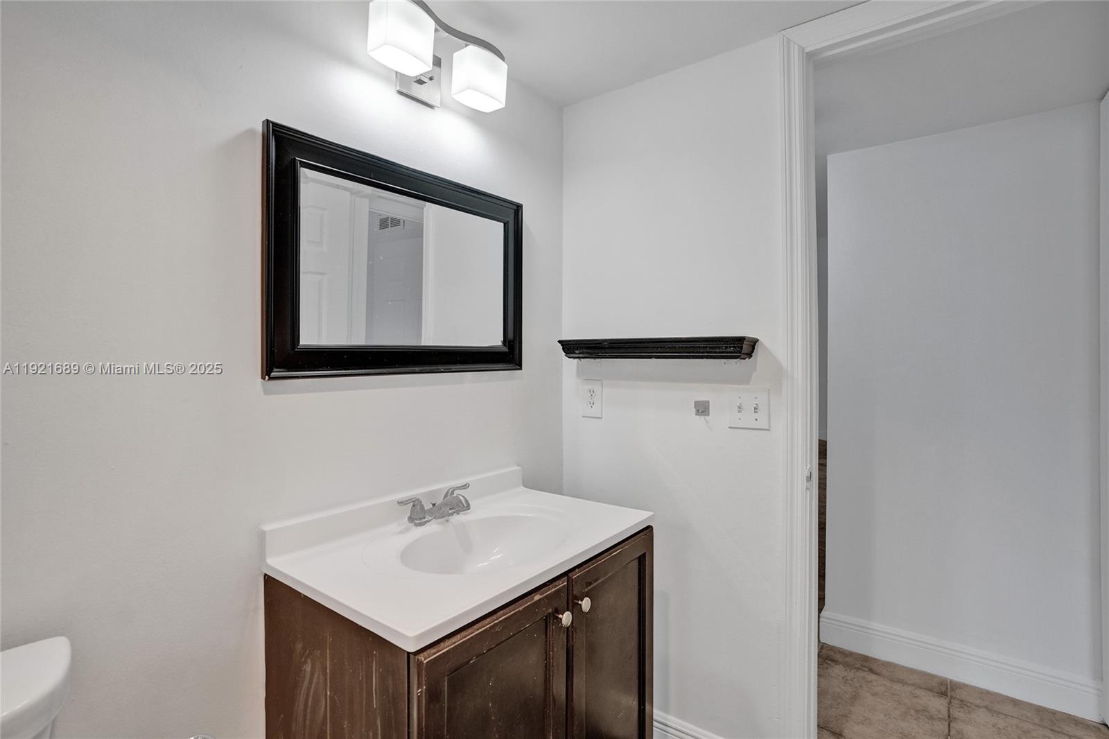 Photo of 2401 Ocean Dr  #701, Hollywood, Florida, 33019 - 