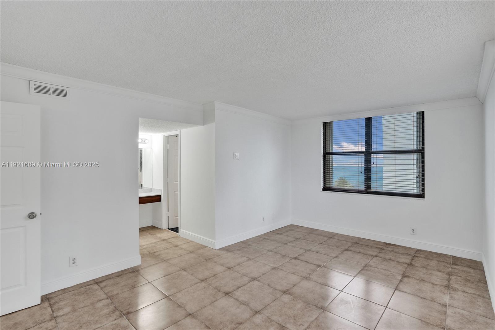 Photo of 2401 Ocean Dr  #701, Hollywood, Florida, 33019 - 