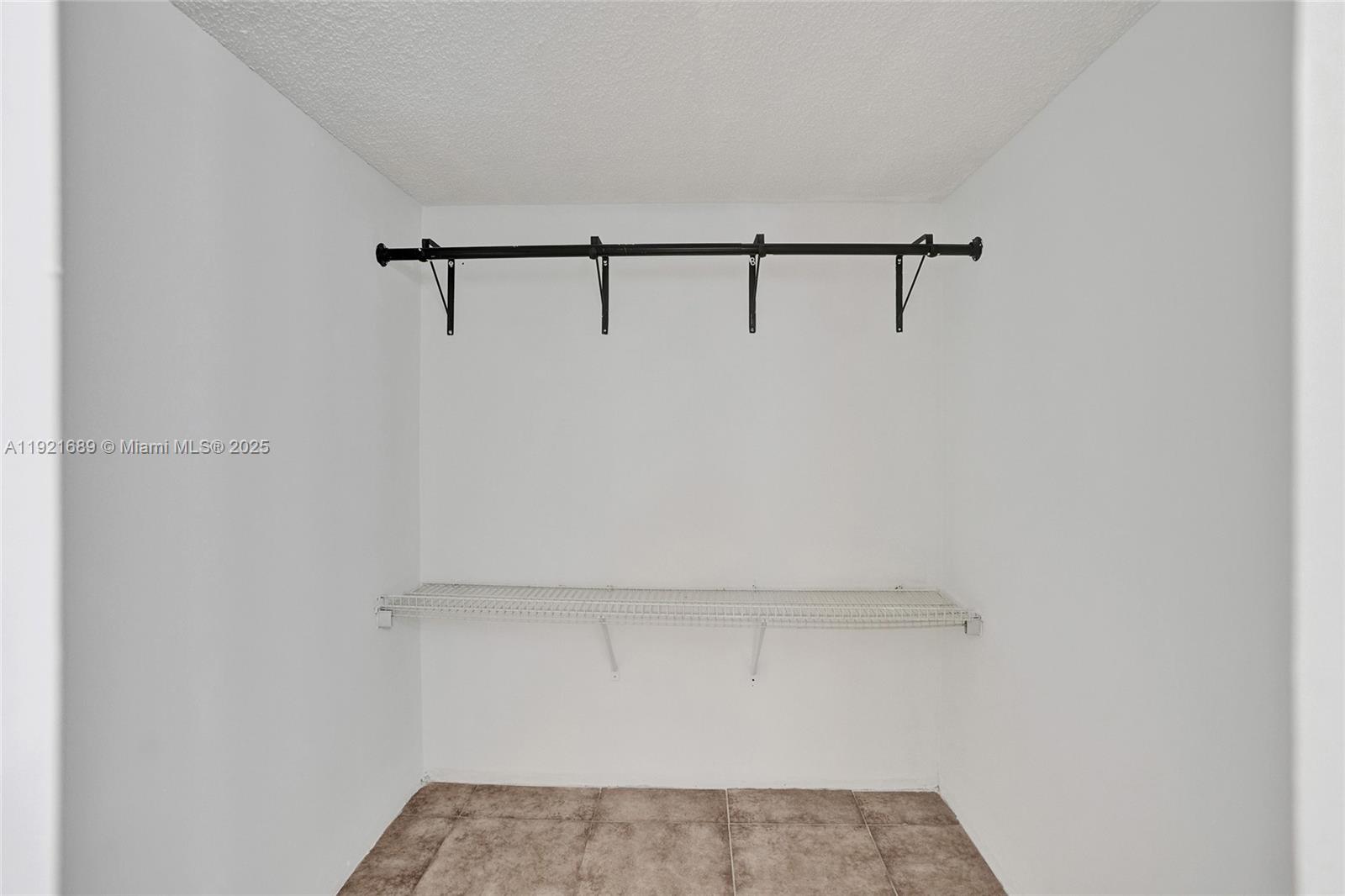 Photo of 2401 Ocean Dr  #701, Hollywood, Florida, 33019 - 