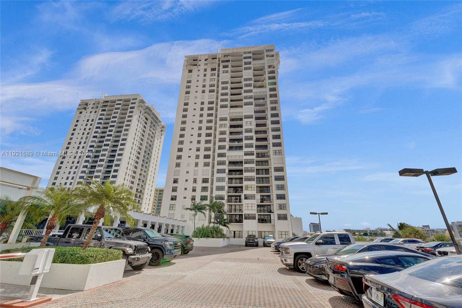 Photo of 2401 Ocean Dr  #701, Hollywood, Florida, 33019 - 
