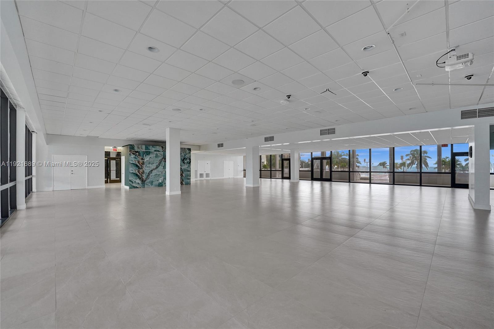 Photo of 2401 Ocean Dr  #701, Hollywood, Florida, 33019 - 