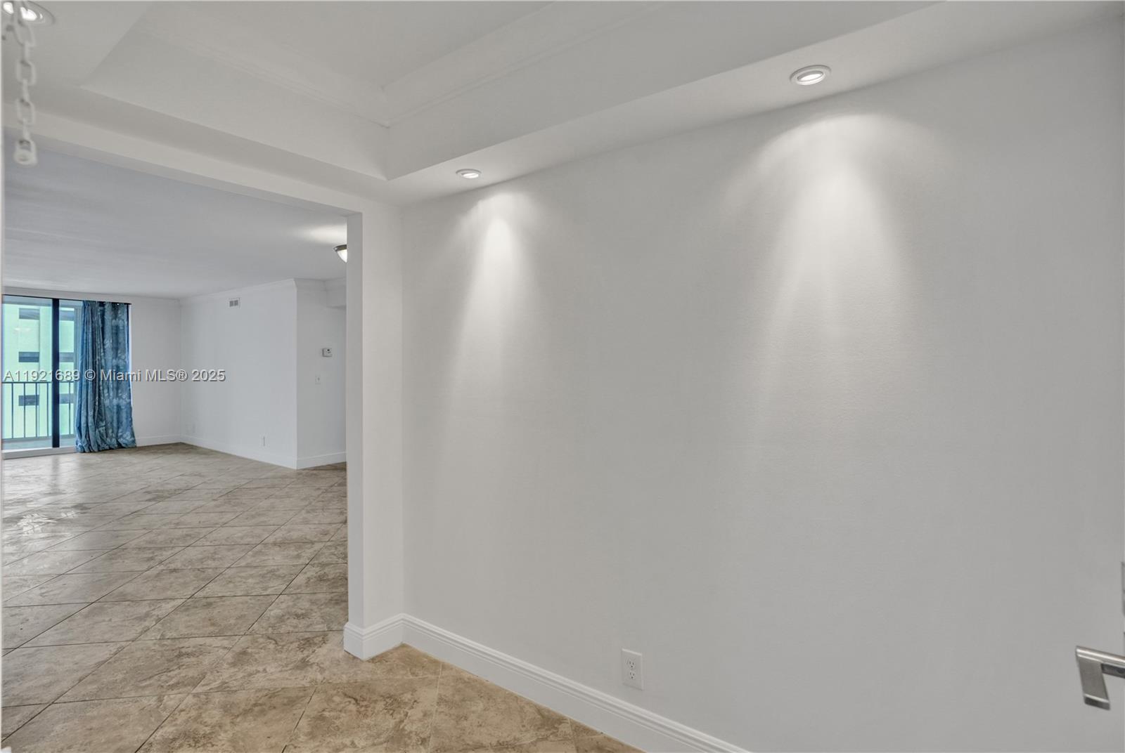 Photo of 2401 Ocean Dr  #701, Hollywood, Florida, 33019 - 