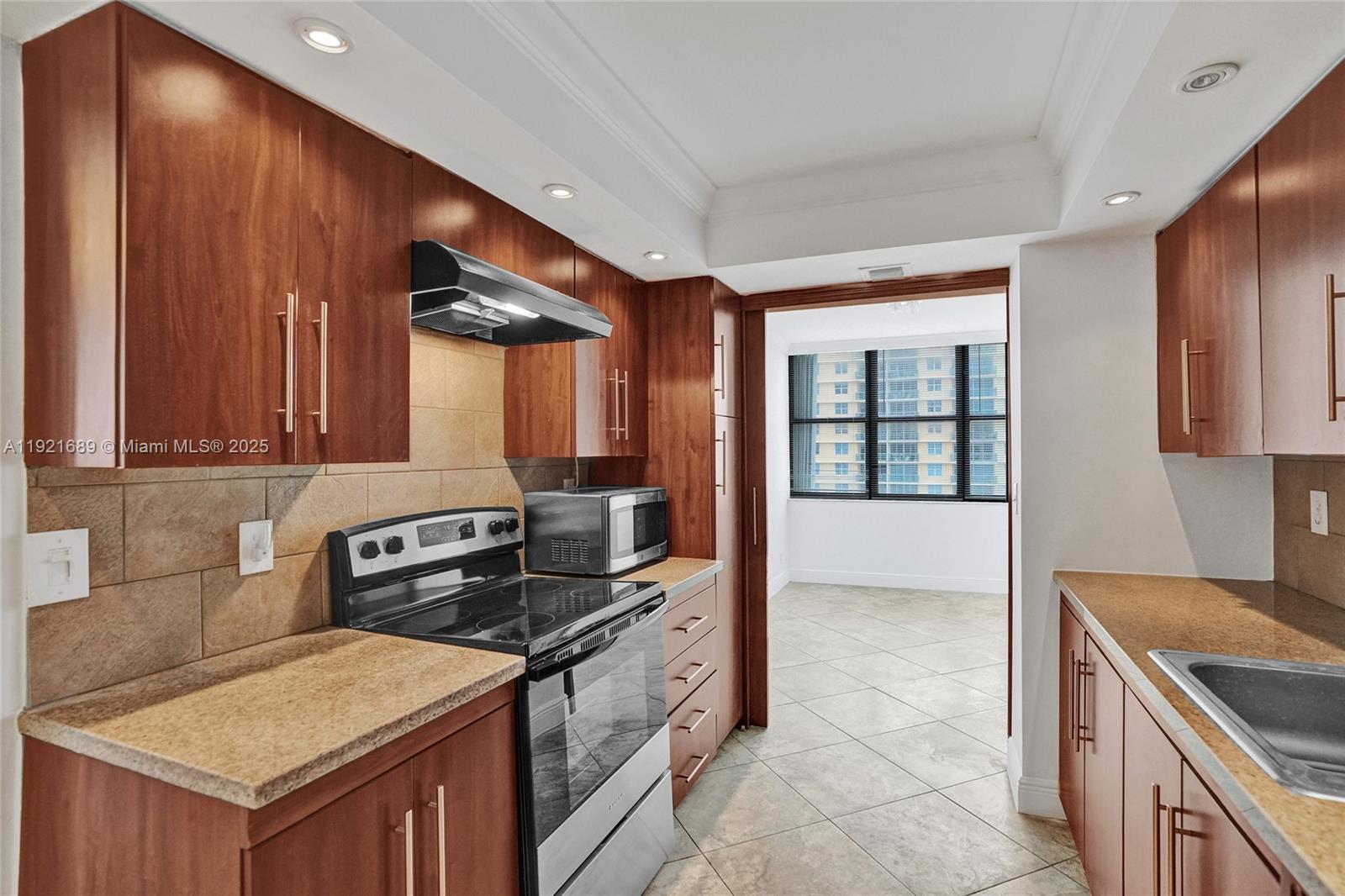 Photo of 2401 Ocean Dr  #701, Hollywood, Florida, 33019 - 