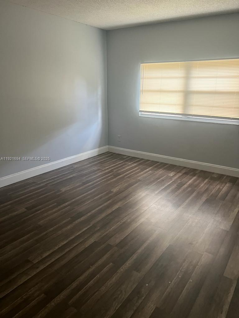   /  3013 sq. ft. $ 2025-11-26 0 Photo