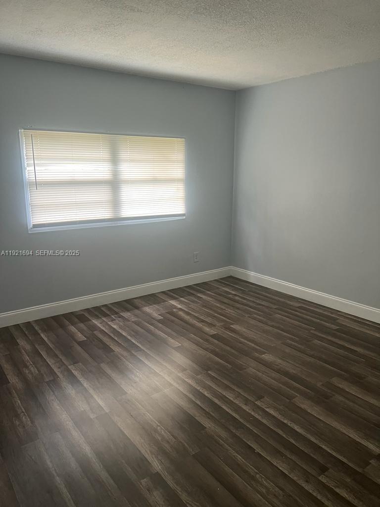   /  3013 sq. ft. $ 2025-11-26 0 Photo