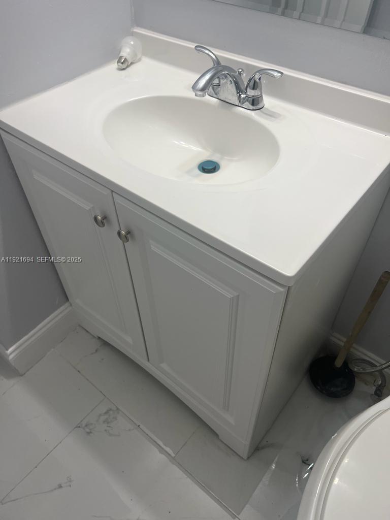   /  3013 sq. ft. $ 2025-11-26 0 Photo