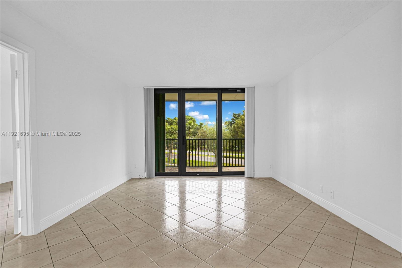 Photo of 3401 Country Club Dr  #307, Aventura, Florida, 33180 - 