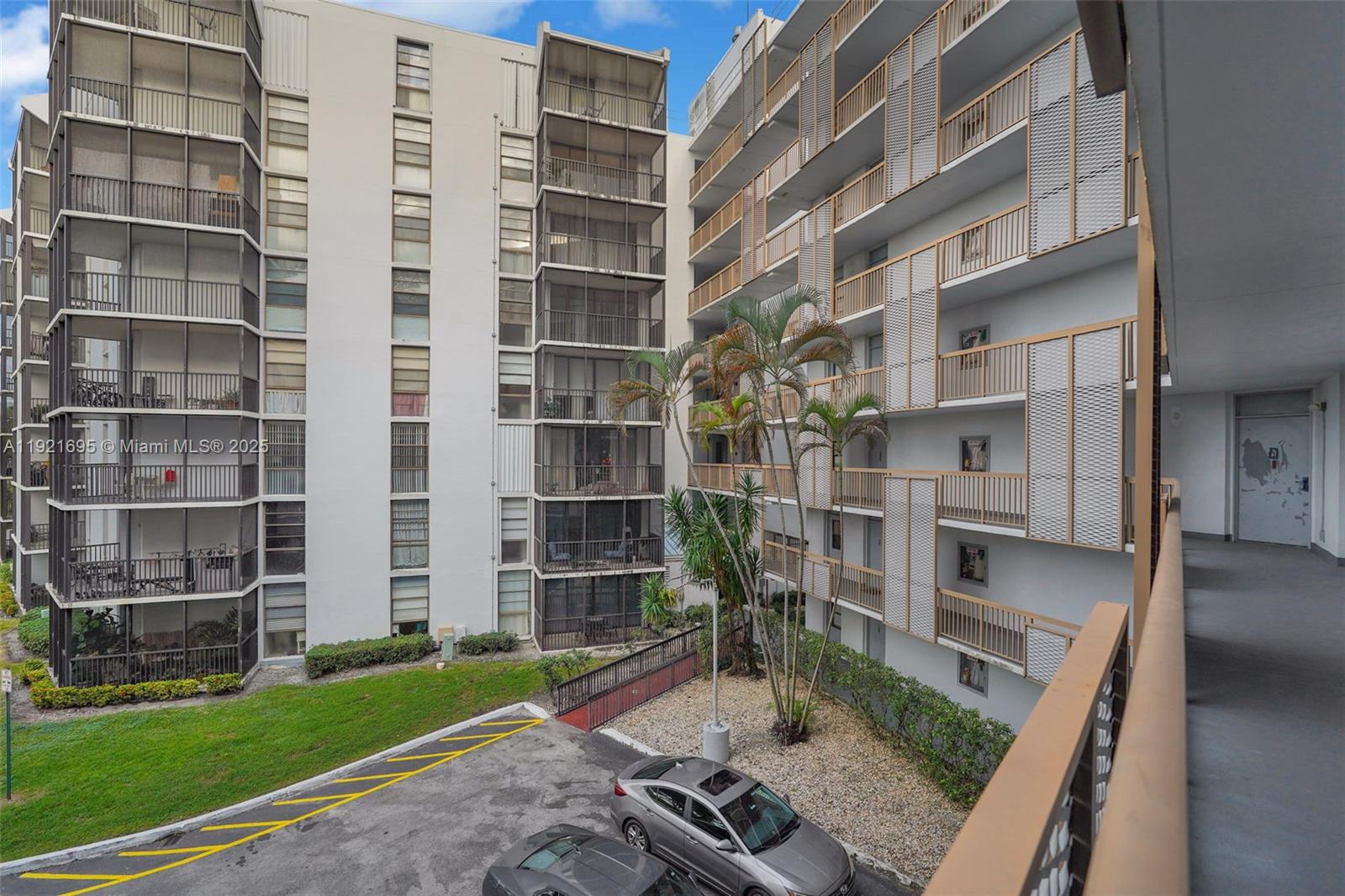 Photo of 3401 Country Club Dr  #307, Aventura, Florida, 33180 - 