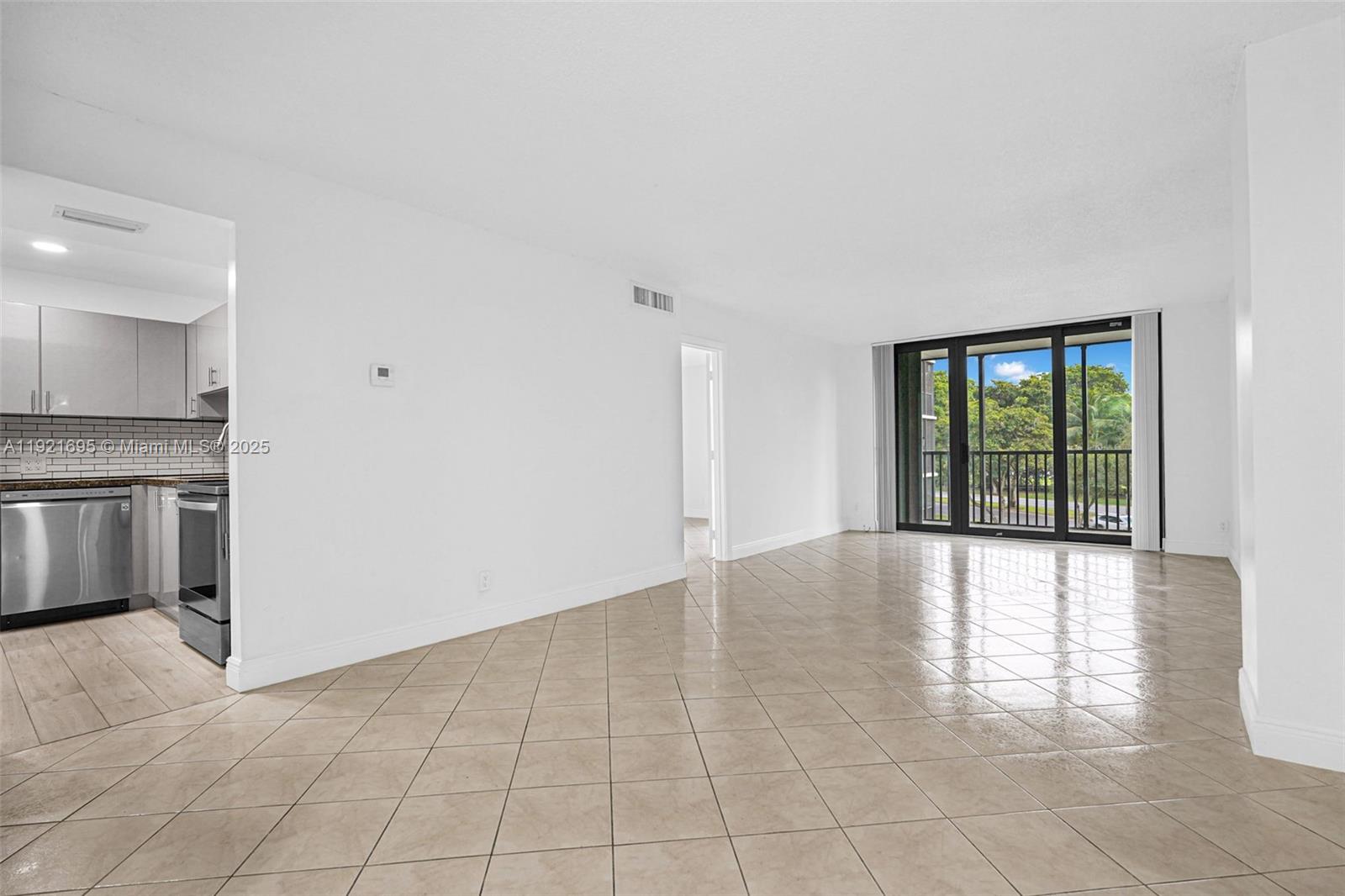 Photo of 3401 Country Club Dr  #307, Aventura, Florida, 33180 - 
