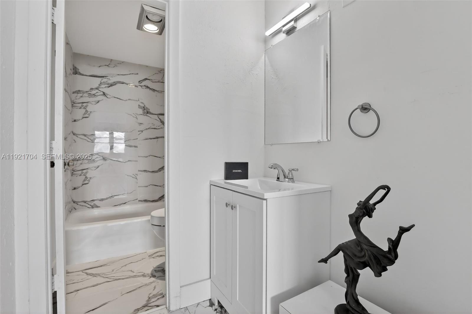 308 2 / 2 1220 sq. ft. $ 2025-11-26 0 Photo