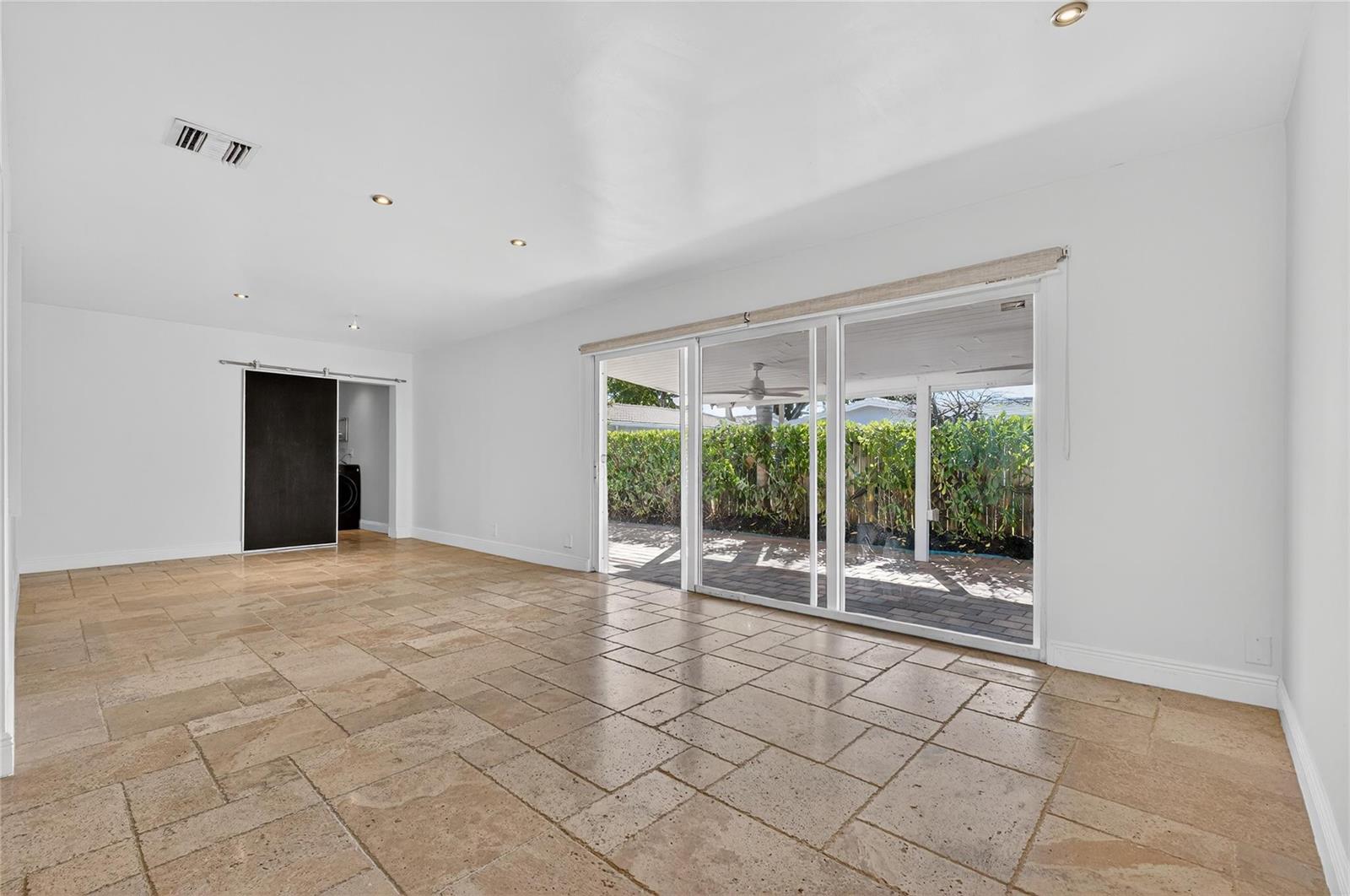 Ver detalles / 0 2533 sq. ft. $ 2026-05-13 0 foto