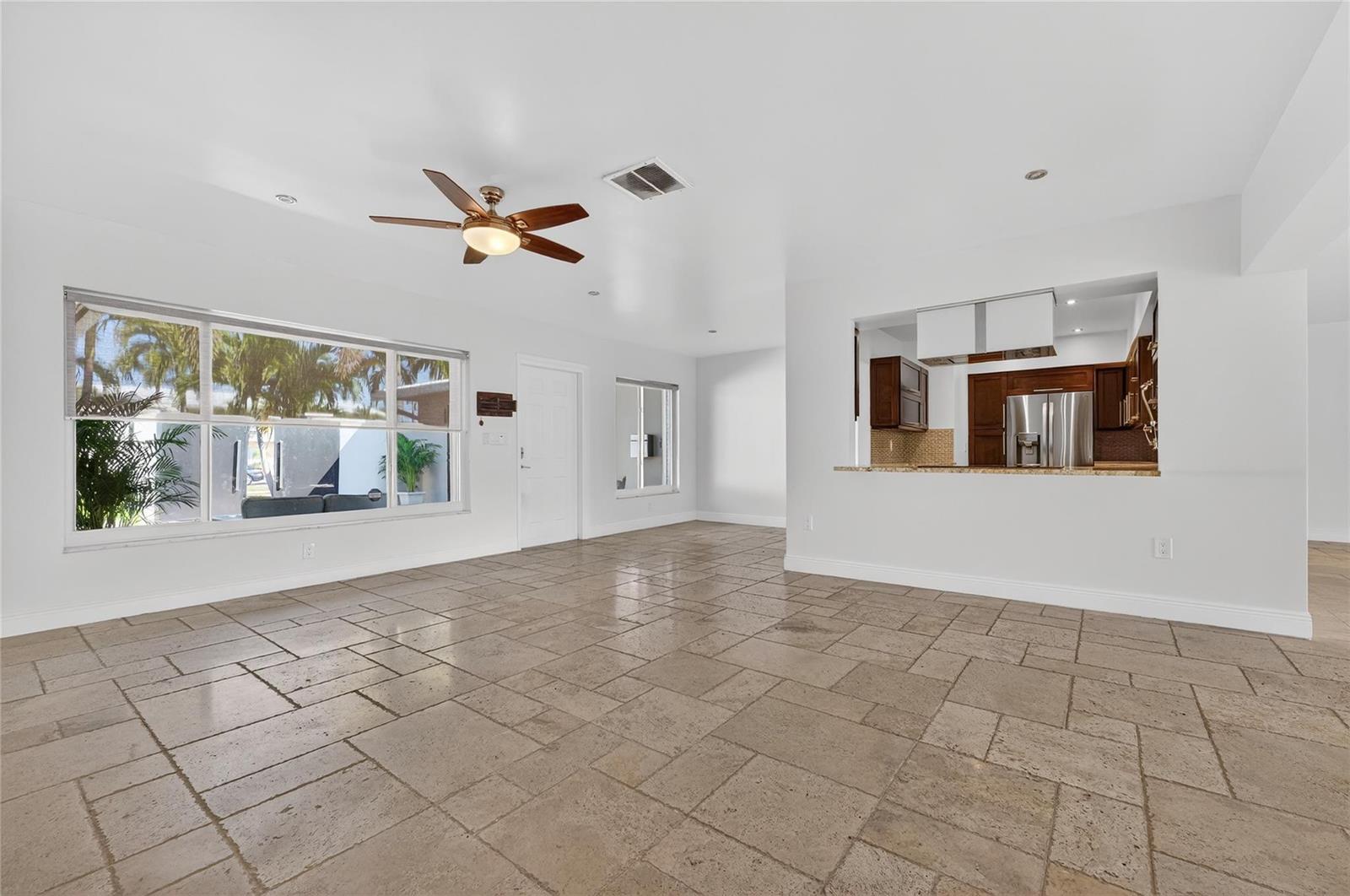 Ver detalles / 0 2533 sq. ft. $ 2026-05-13 0 foto