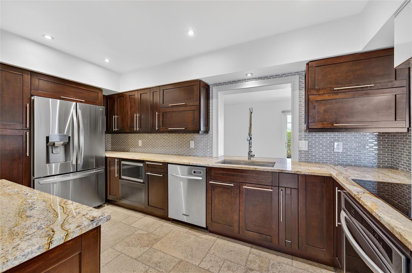 Ver detalles / 0 2533 sq. ft. $ 2026-05-13 0 foto