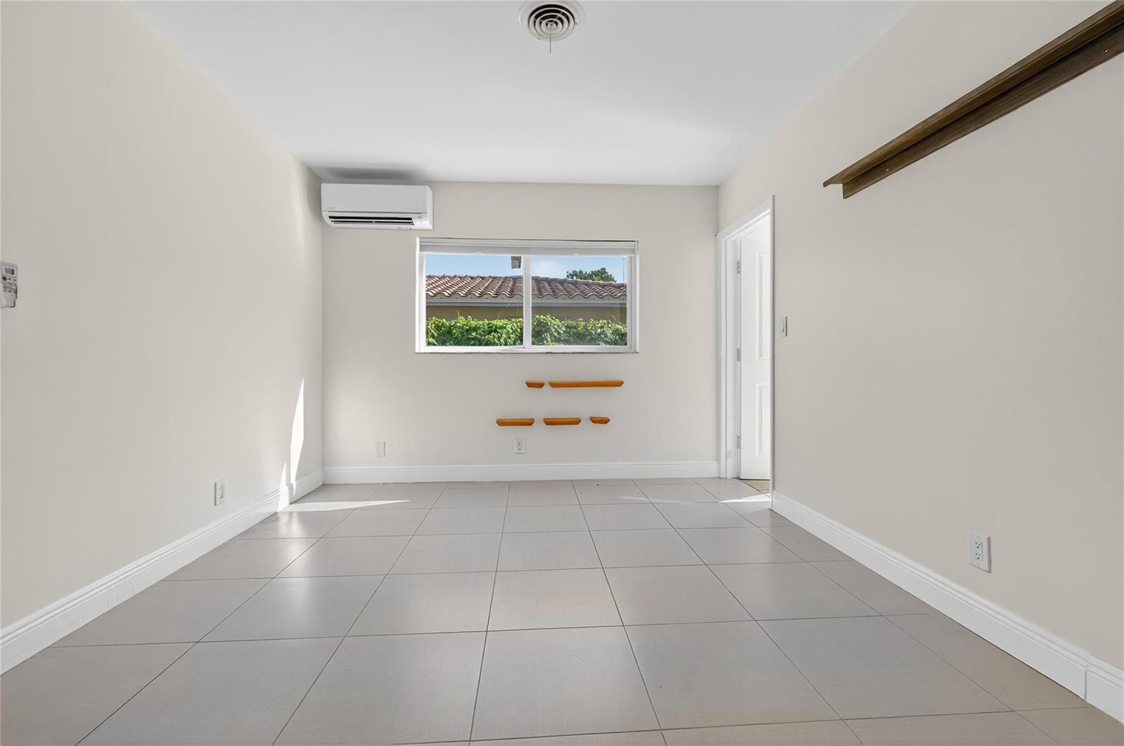 Ver detalles / 0 2533 sq. ft. $ 2026-05-13 0 foto