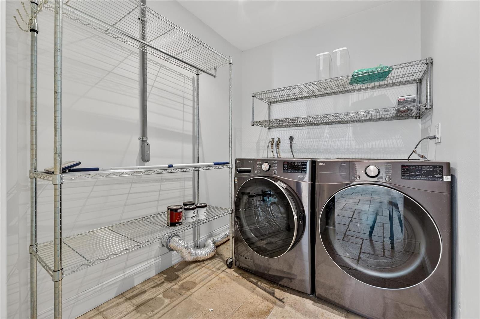 Ver detalles / 0 2533 sq. ft. $ 2026-05-13 0 foto