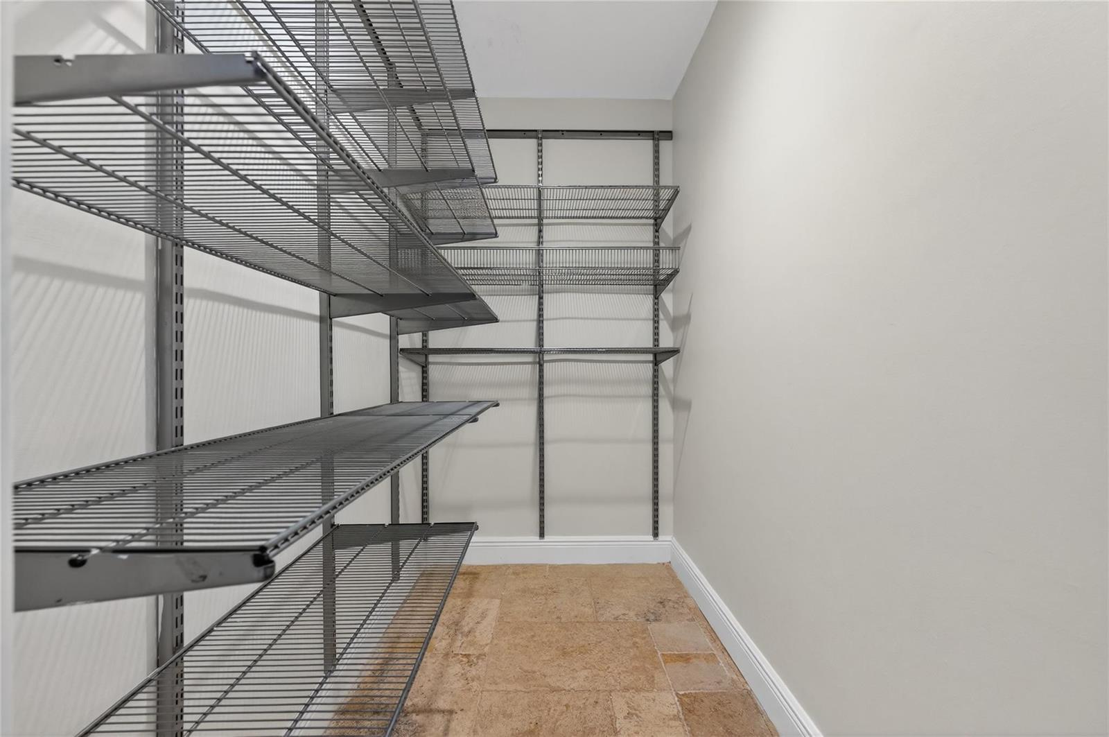 Ver detalles / 0 2533 sq. ft. $ 2026-05-13 0 foto