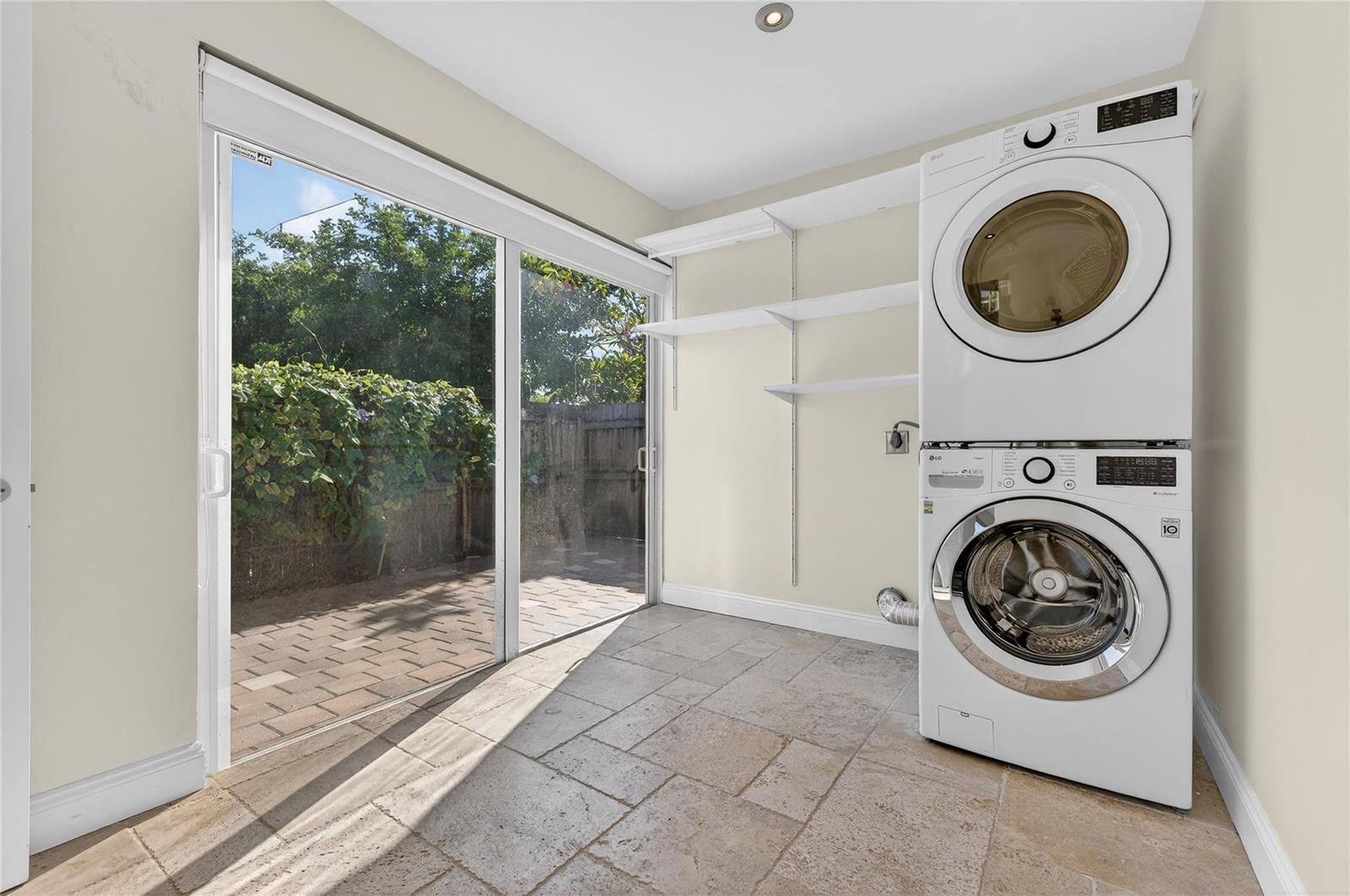 Ver detalles / 0 2533 sq. ft. $ 2026-05-13 0 foto