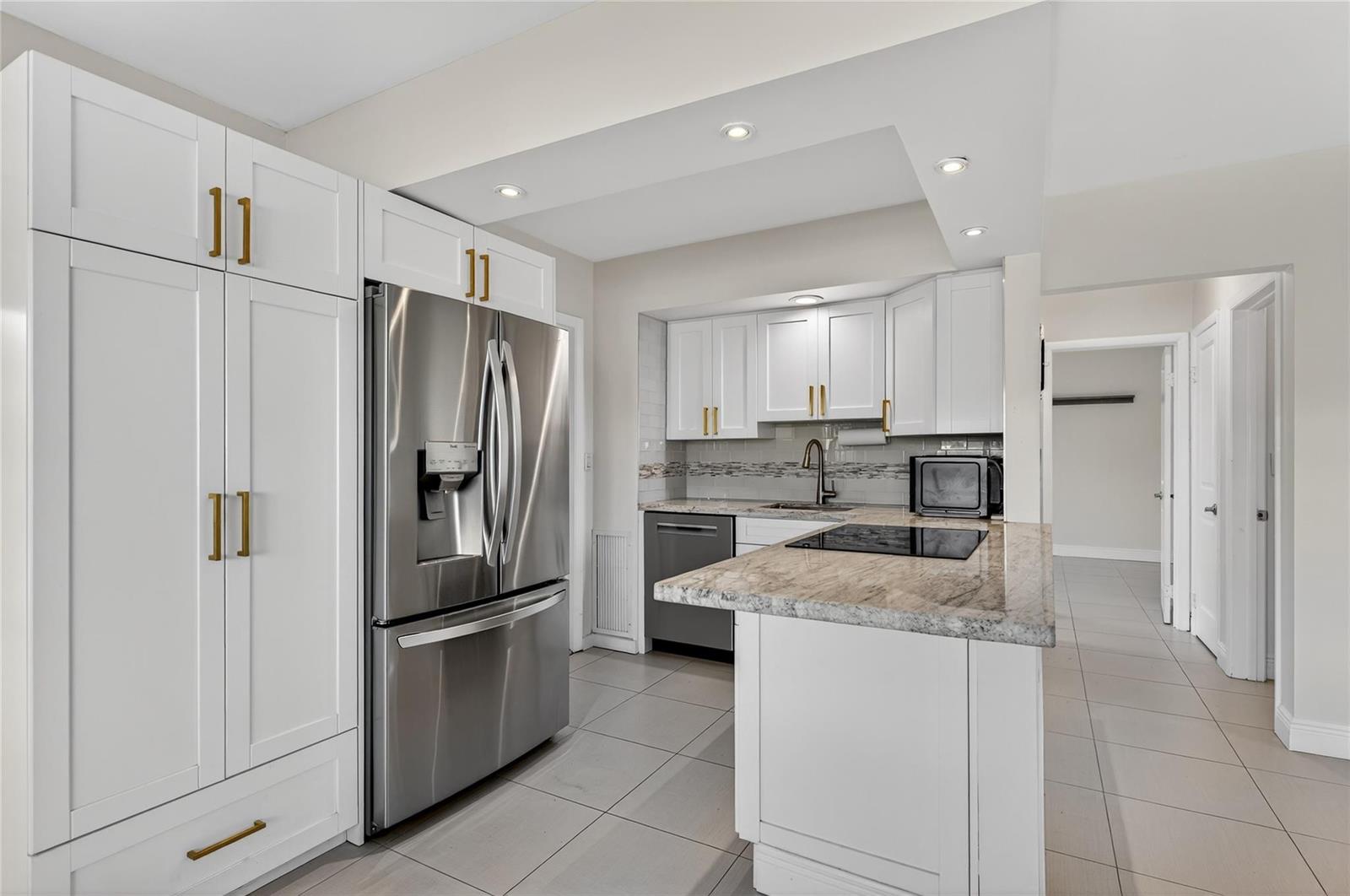 Ver detalles / 0 2533 sq. ft. $ 2026-05-13 0 foto