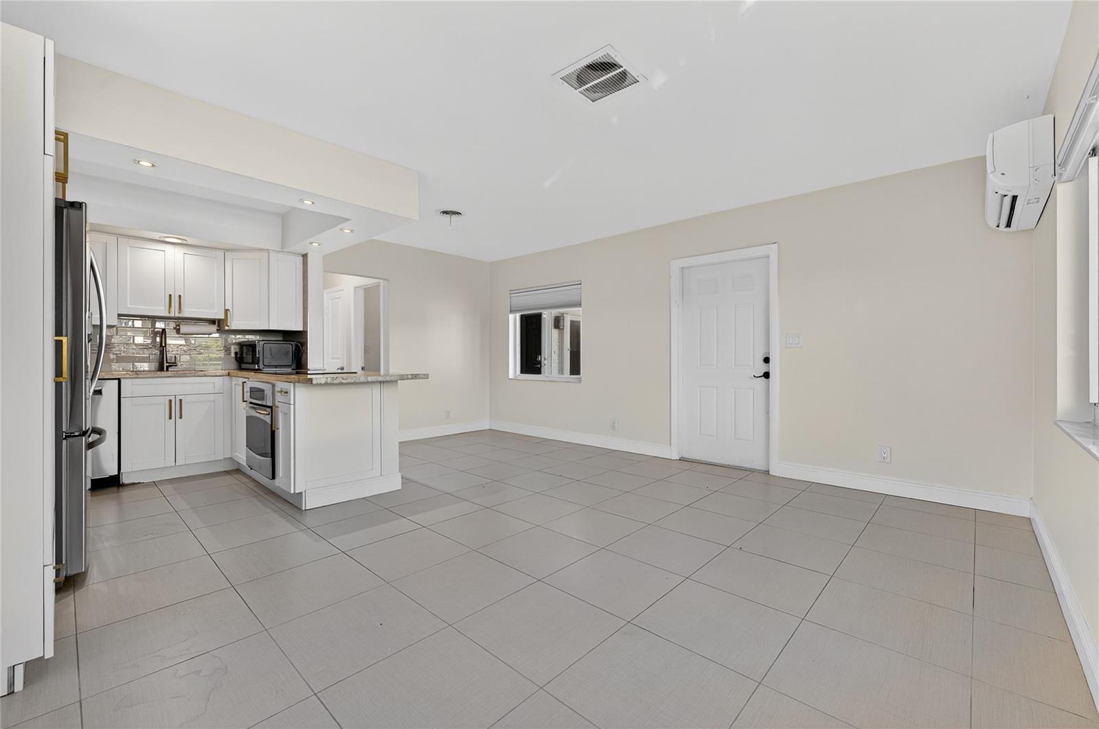Ver detalles / 0 2533 sq. ft. $ 2026-05-13 0 foto