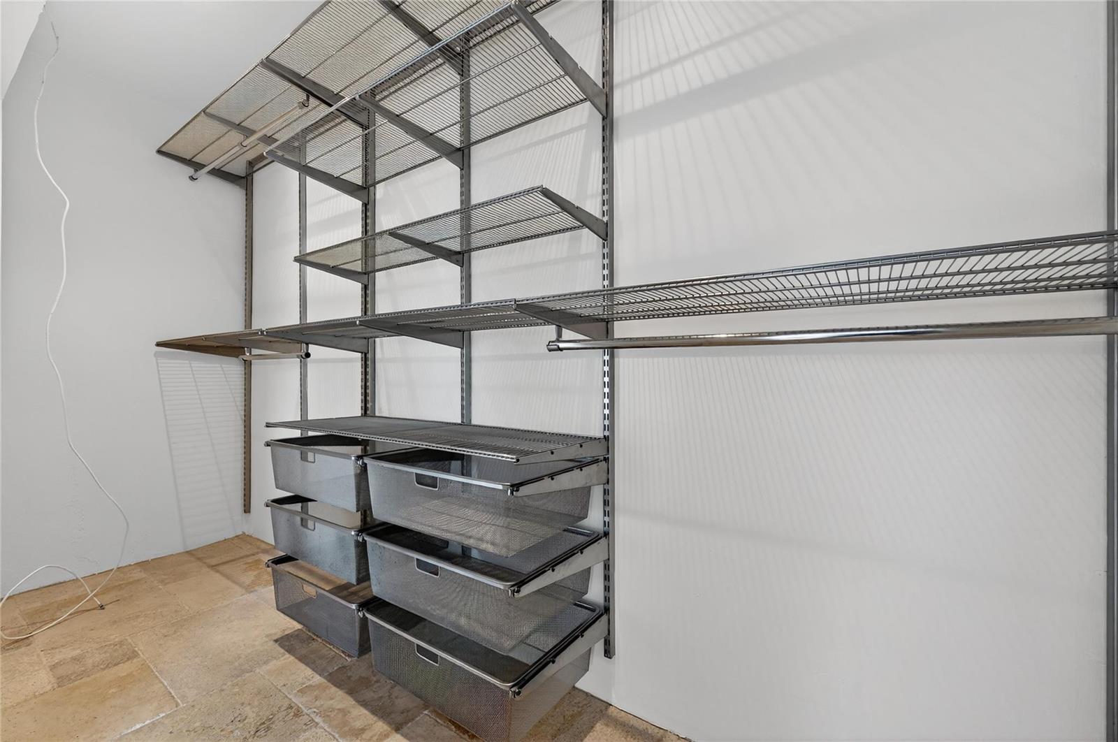 Ver detalles / 0 2533 sq. ft. $ 2026-05-13 0 foto