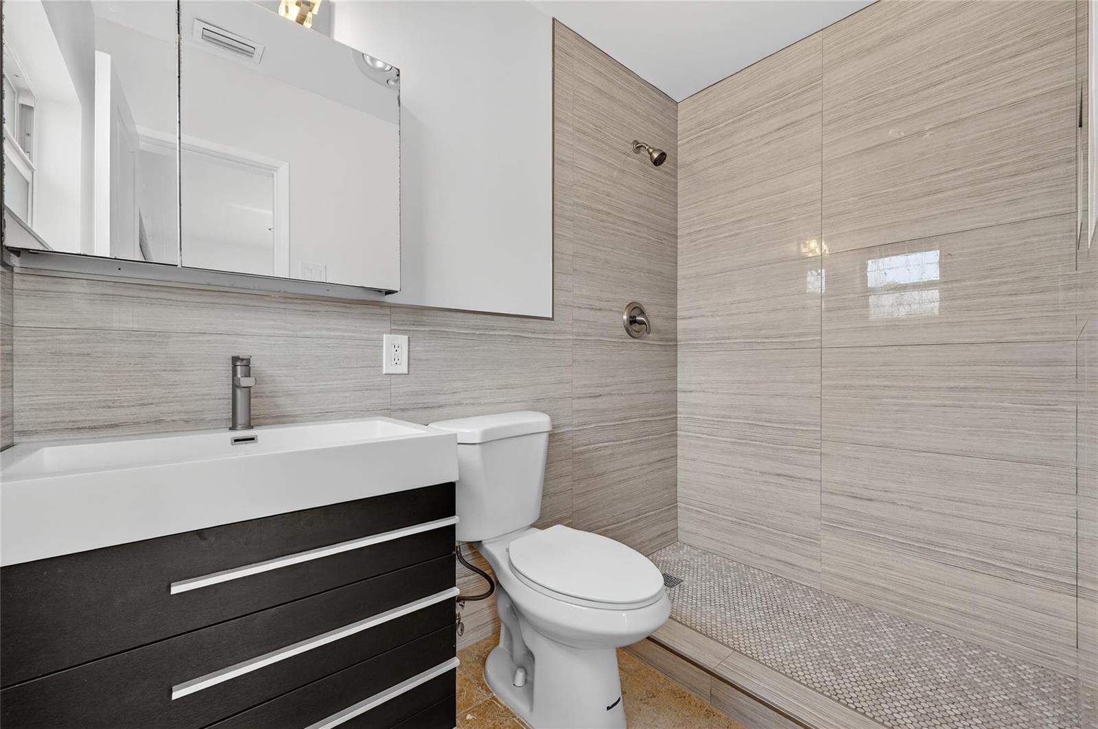 Ver detalles / 0 2533 sq. ft. $ 2026-05-13 0 foto
