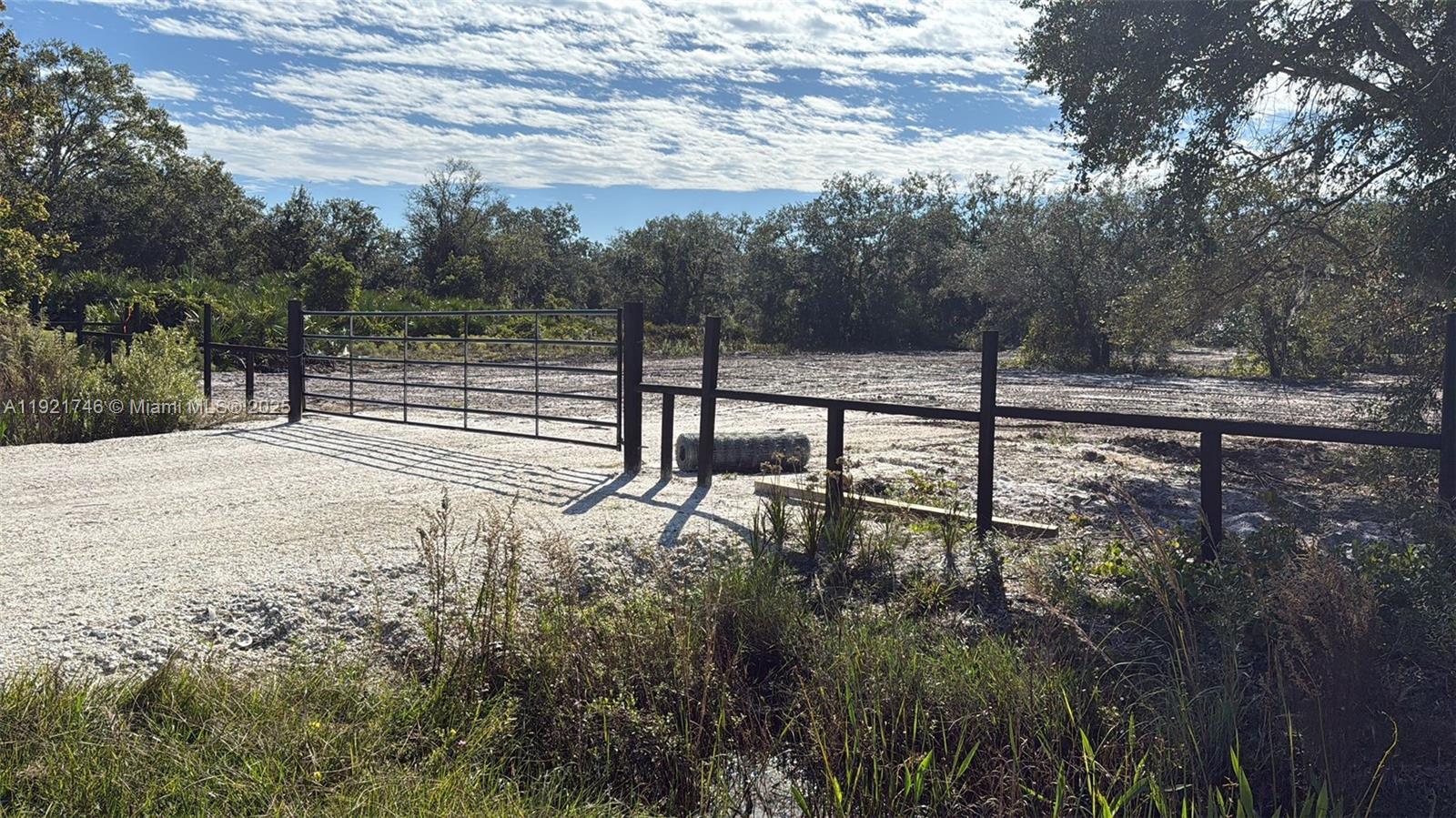   /   sq. ft. $ 2025-11-26 0 Photo