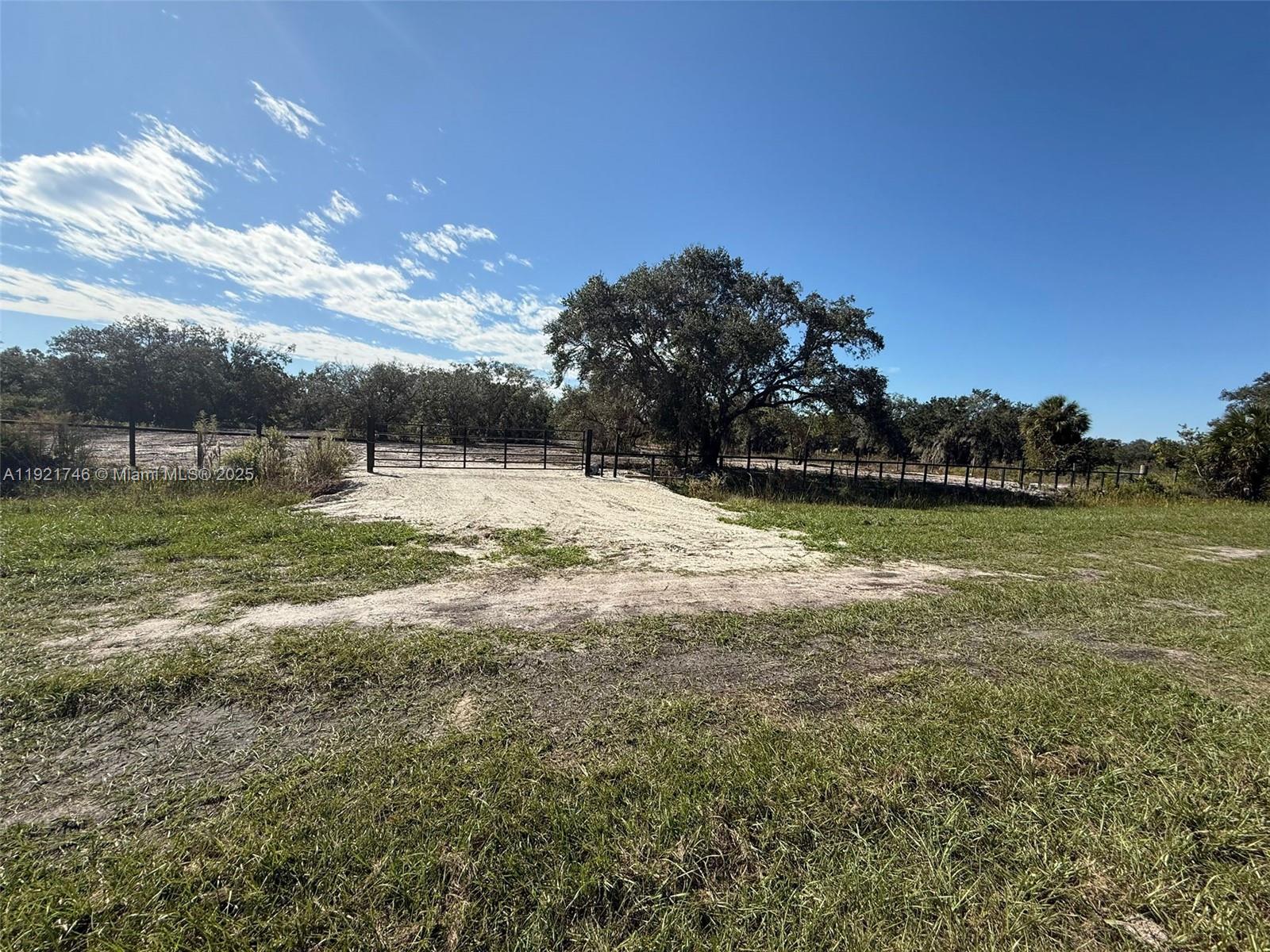   /   sq. ft. $ 2025-11-26 0 Photo