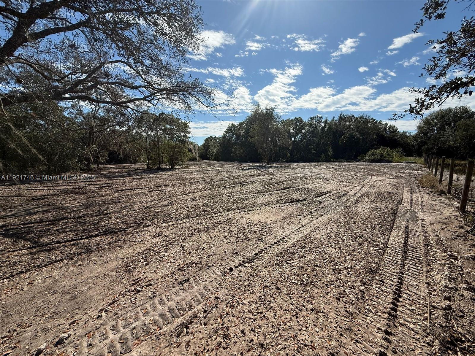   /   sq. ft. $ 2025-11-26 0 Photo