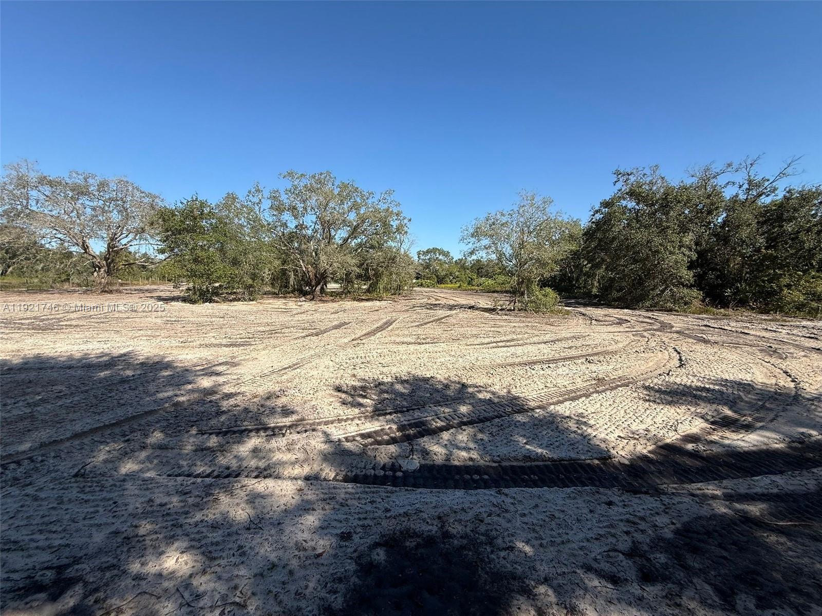   /   sq. ft. $ 2025-11-26 0 Photo