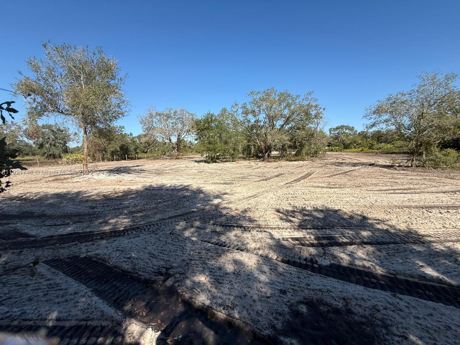   /   sq. ft. $ 2025-11-26 0 Photo