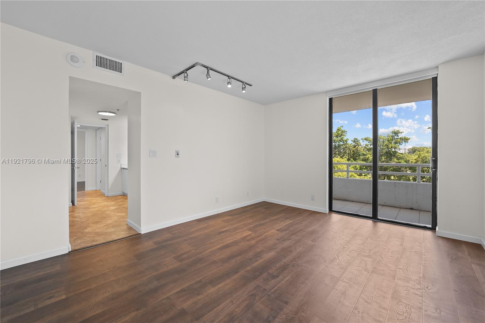 Photo of 20225 34th Ct #413, Aventura, Florida, 33180 -