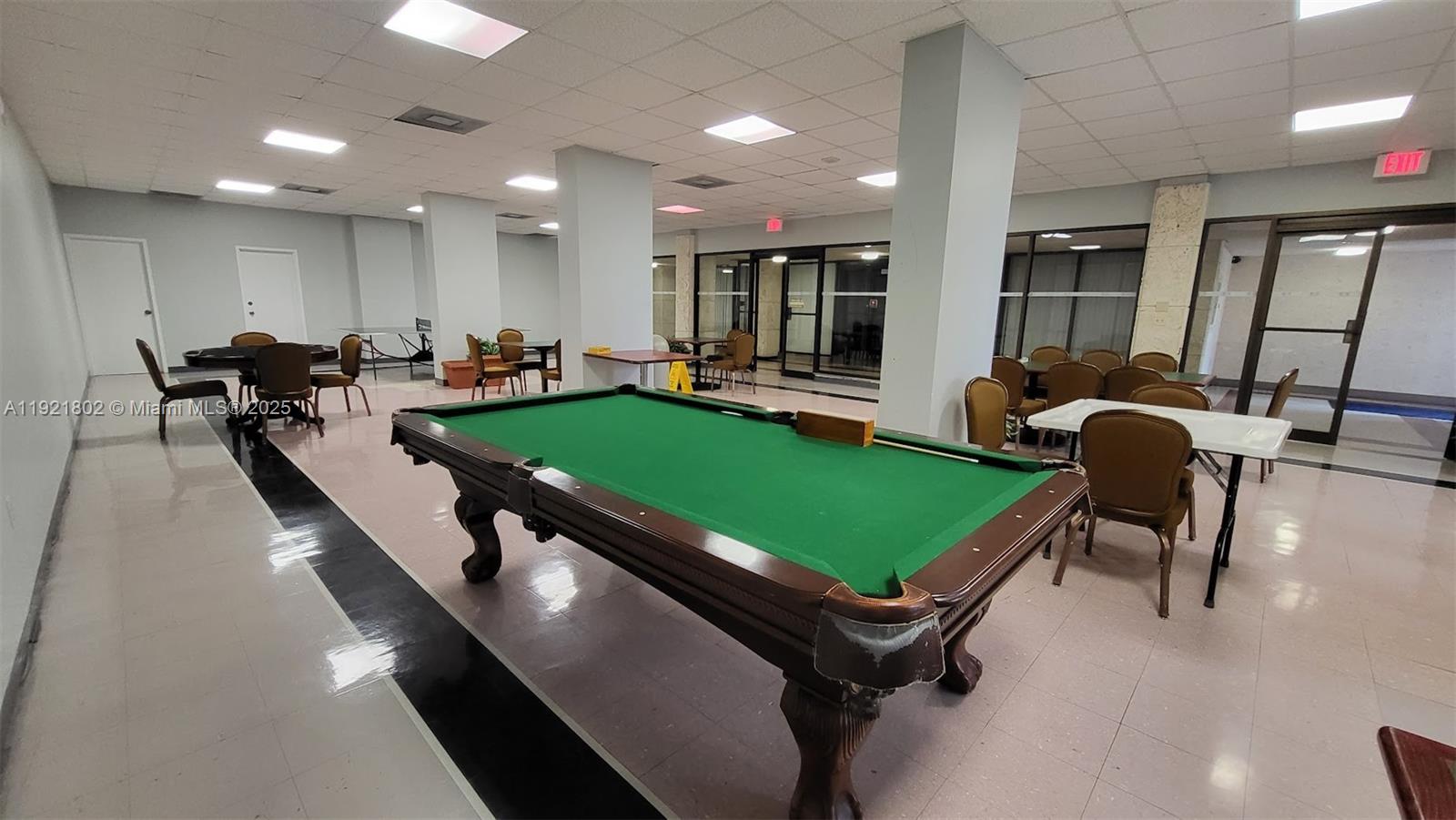 3A 1 / 2 870 sq. ft. $ 2025-11-27 0 Photo