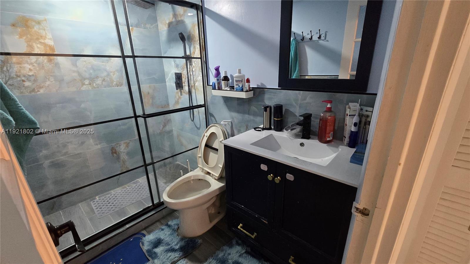 3A 1 / 2 870 sq. ft. $ 2025-11-27 0 Photo