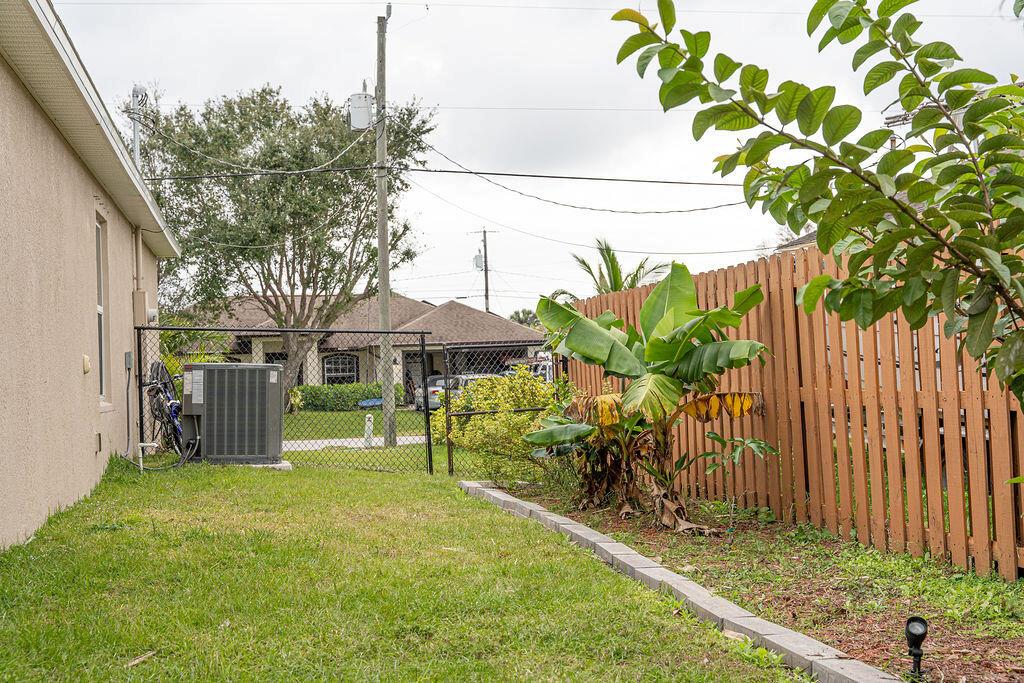 Ver detalles 2108 5 / 3 2274 sq. ft. $ 2026-06-14 0 foto