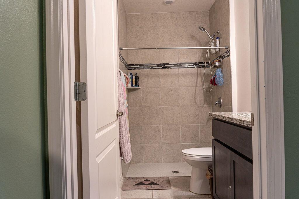 Ver detalles 2108 5 / 3 2274 sq. ft. $ 2026-06-14 0 foto