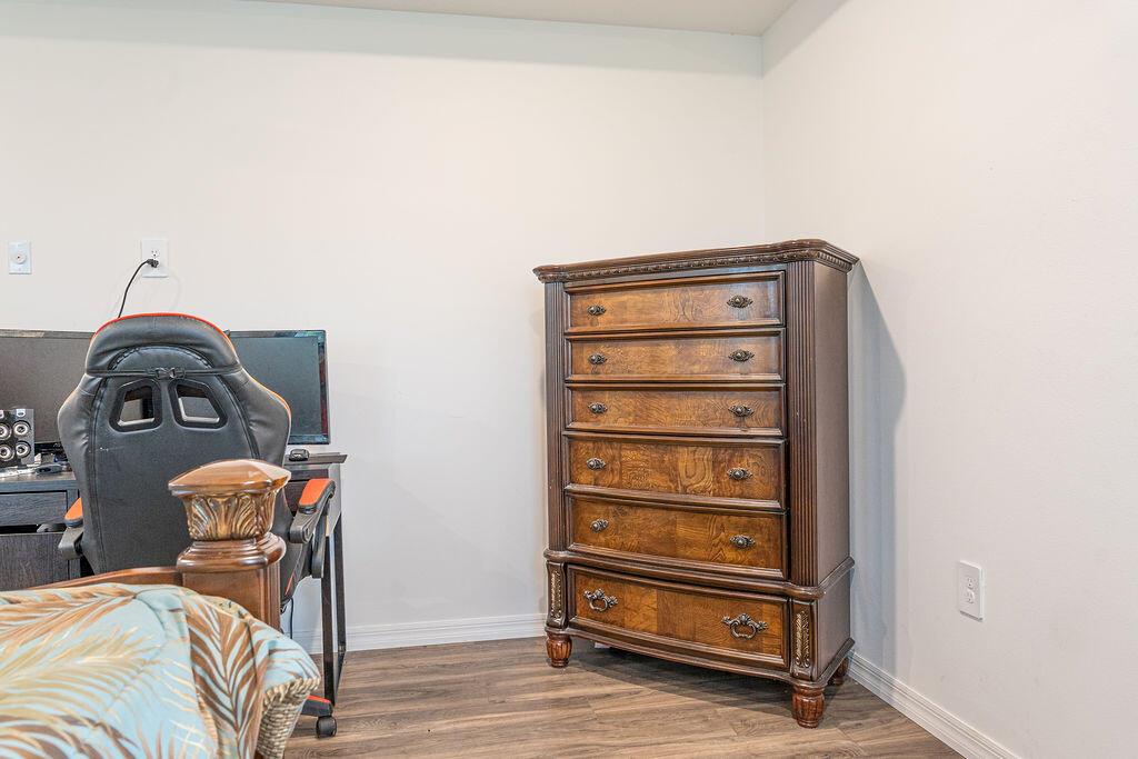 Ver detalles 2108 5 / 3 2274 sq. ft. $ 2026-06-14 0 foto