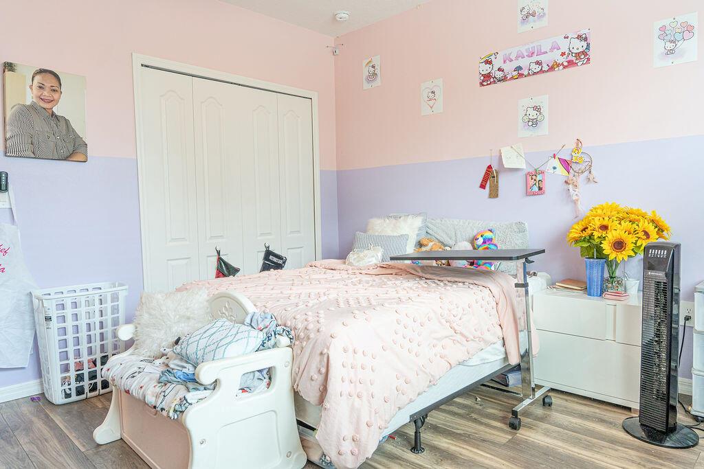 Ver detalles 2108 5 / 3 2274 sq. ft. $ 2026-06-14 0 foto