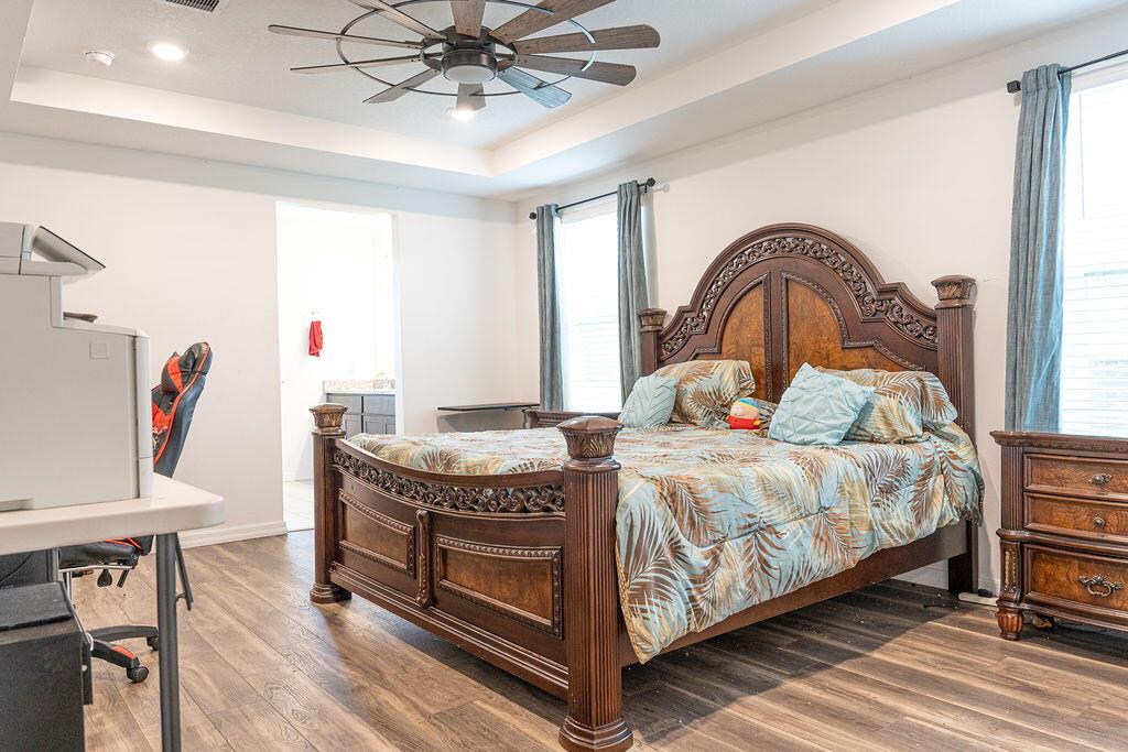 Ver detalles 2108 5 / 3 2274 sq. ft. $ 2026-06-14 0 foto