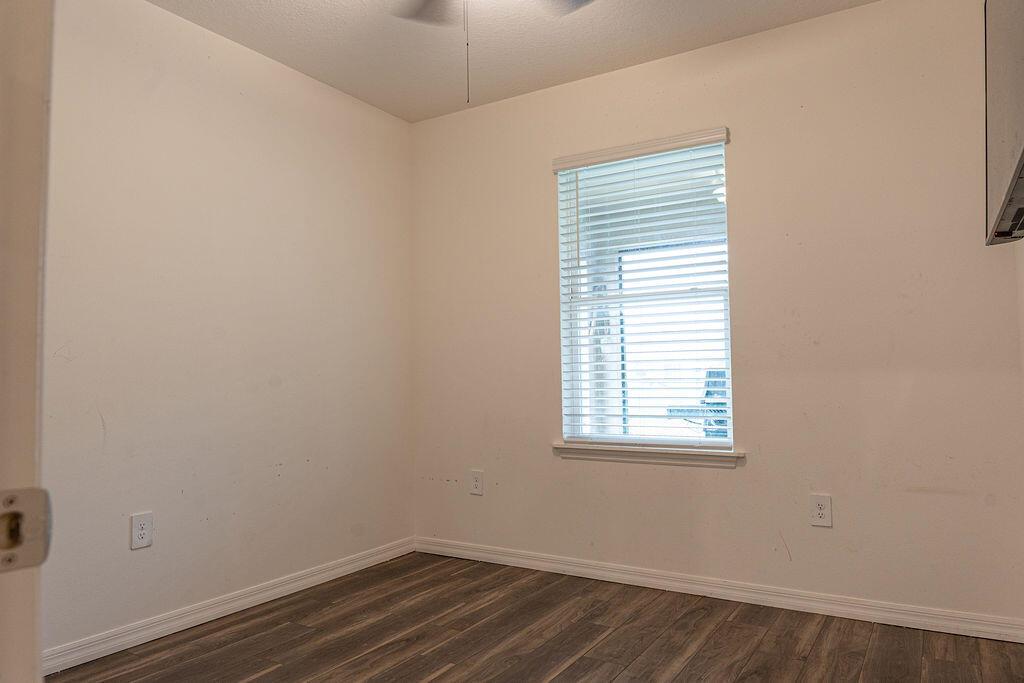 Ver detalles 2108 5 / 3 2274 sq. ft. $ 2026-06-14 0 foto
